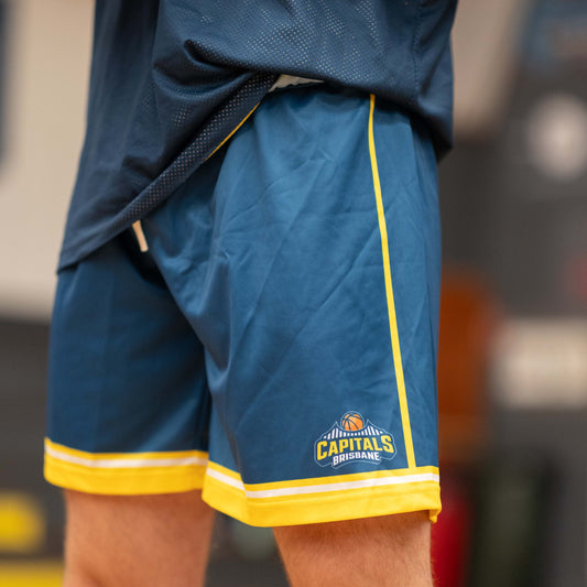 H2H Playing shorts